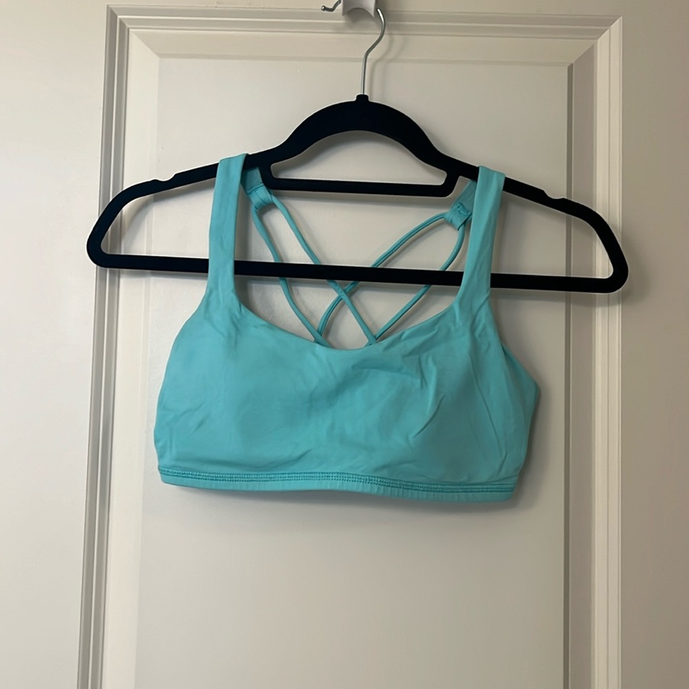 Lululemon free to be sports bra
